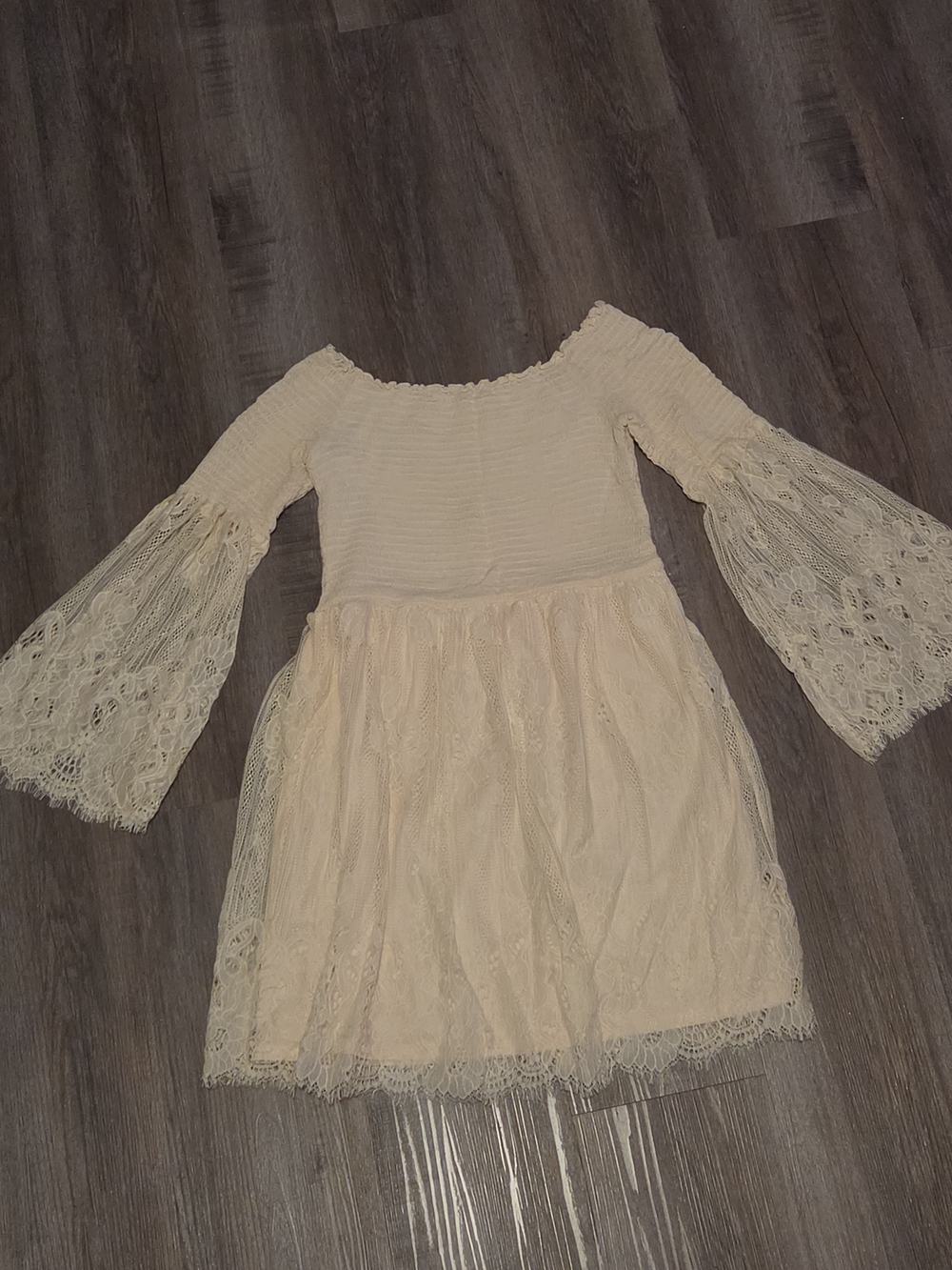 Taylor & Sage Cream Lace Bell-Sleeve Top